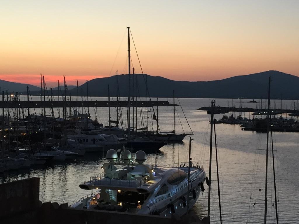 La Terrazza Sul Porto - Guest House Alghero Exteriör bild